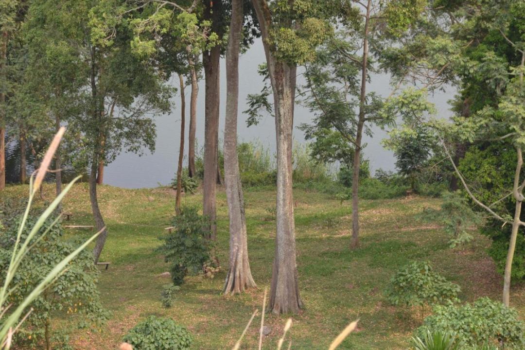 Lake Nyamirima Cottages Fort Portal Exteriör bild